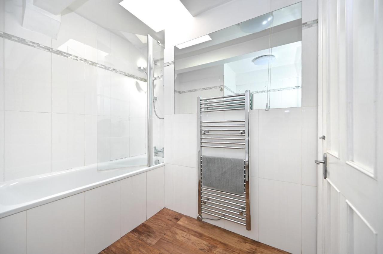 Soho, Piccadilly & Chinatown - Two Bedroom & Two Double Beds Apartment Londres Exterior foto