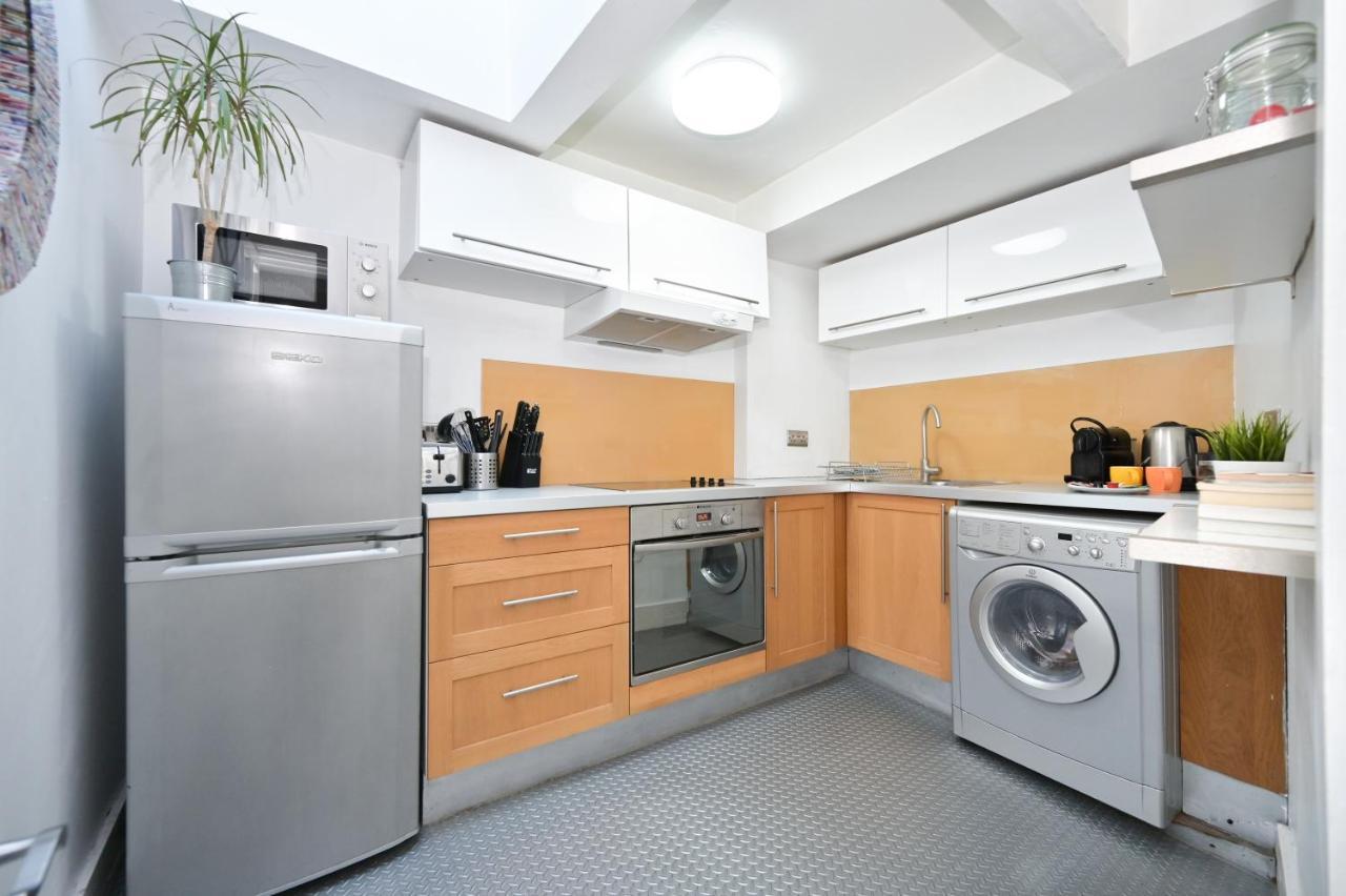 Soho, Piccadilly & Chinatown - Two Bedroom & Two Double Beds Apartment Londres Exterior foto