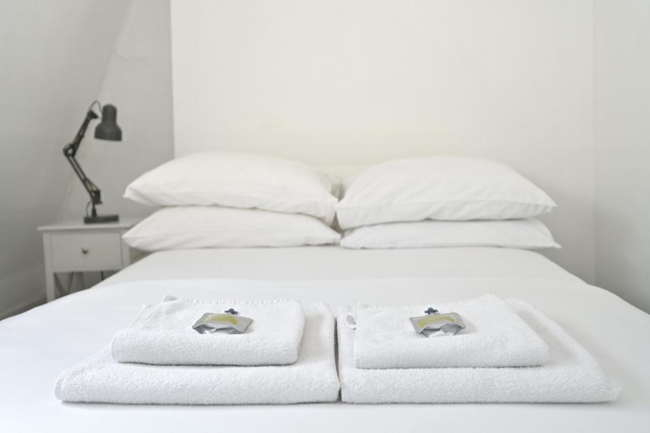 Soho, Piccadilly & Chinatown - Two Bedroom & Two Double Beds Apartment Londres Exterior foto